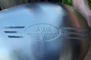 Oprava znaku Nádrže Jawa FJ